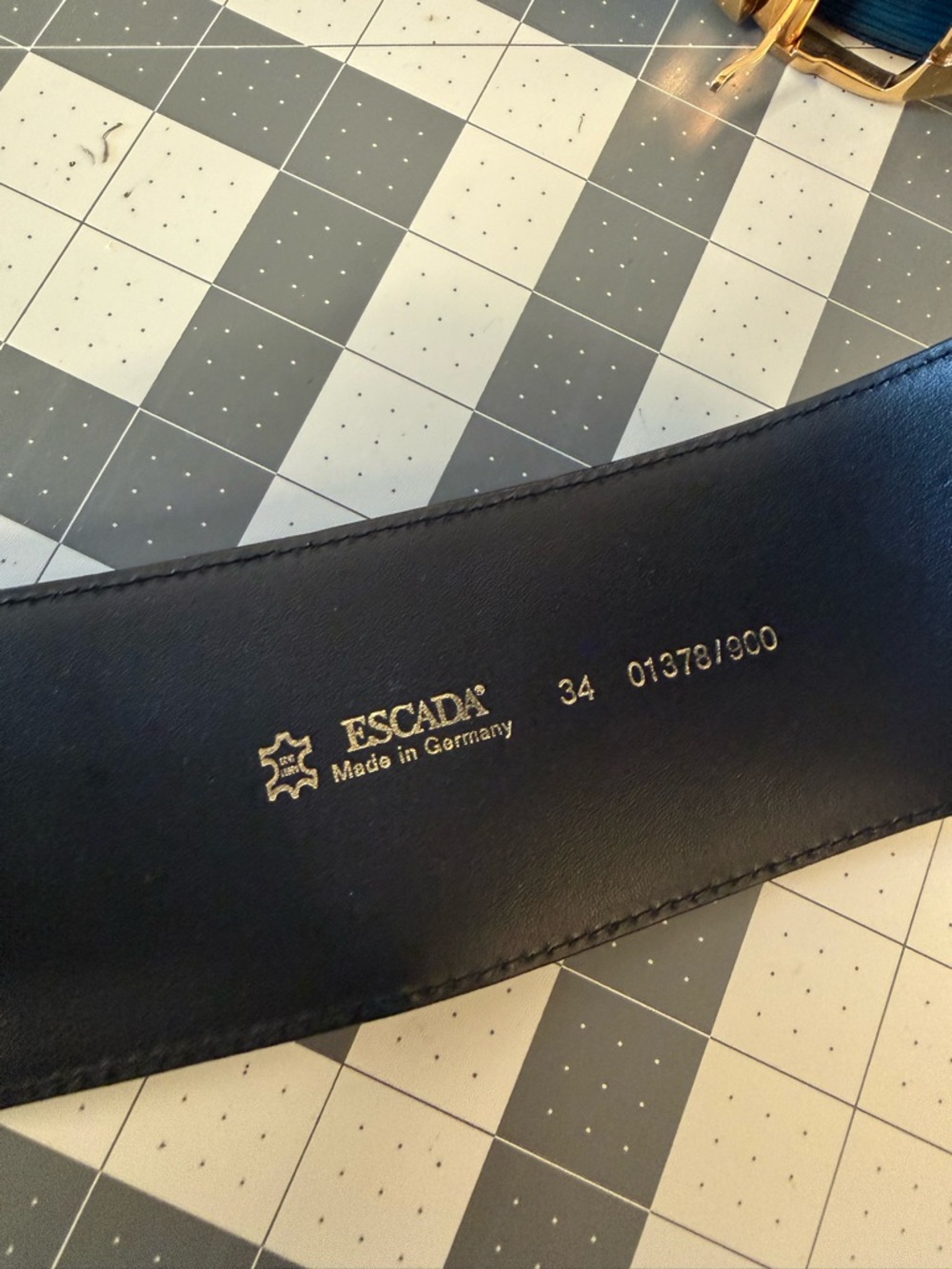 Vintage Escada Black Leather Gold Buckle Belt Size 34 Made in Germany - Picture 2 of 3